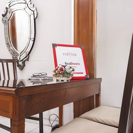 Reddoorz Near Juanda Airport T1 Hotel Brebek Kültér fotó