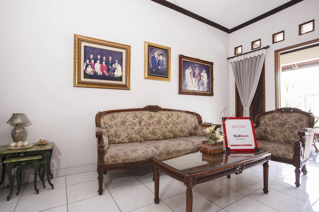 Reddoorz Near Juanda Airport T1 Hotel Brebek Kültér fotó
